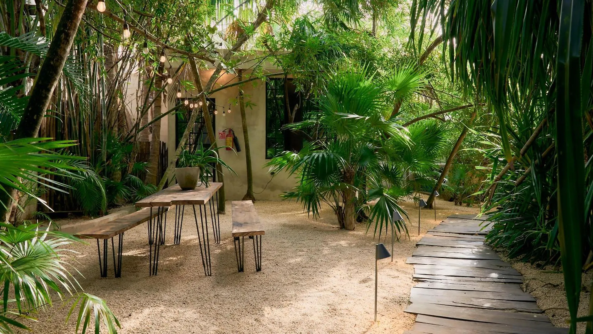 ** Hotel Amor Rooms Tulum Mexico